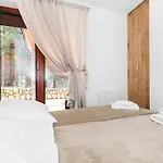 - Residence, Sun & Snow شقة كوشتيليسكا